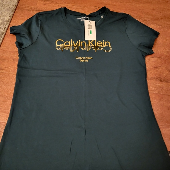 Calvin klien tshirt - Picture 2 of 3